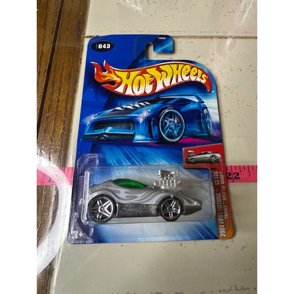 2004 Hot‎ Wheels First Editions 043 Silver Splitting Image Toy Car